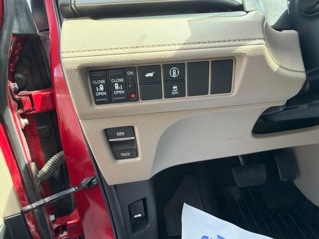 used 2022 Honda Odyssey car, priced at $28,130