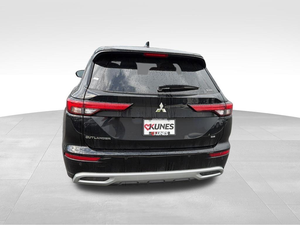 used 2024 Mitsubishi Outlander car, priced at $24,412