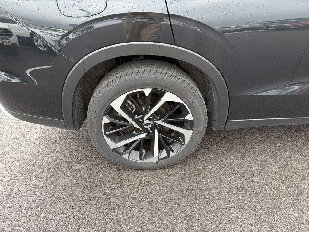 used 2024 Mitsubishi Outlander car, priced at $24,412