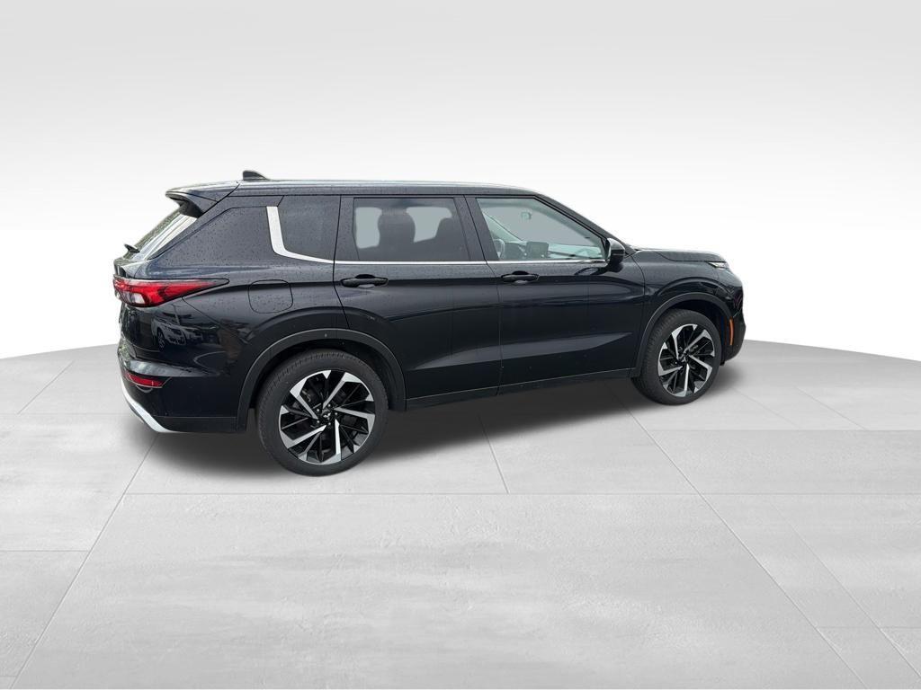 used 2024 Mitsubishi Outlander car, priced at $24,412
