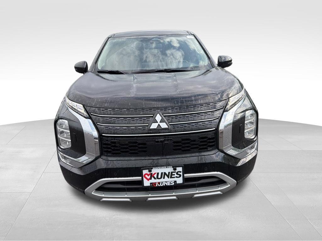used 2024 Mitsubishi Outlander car, priced at $24,412