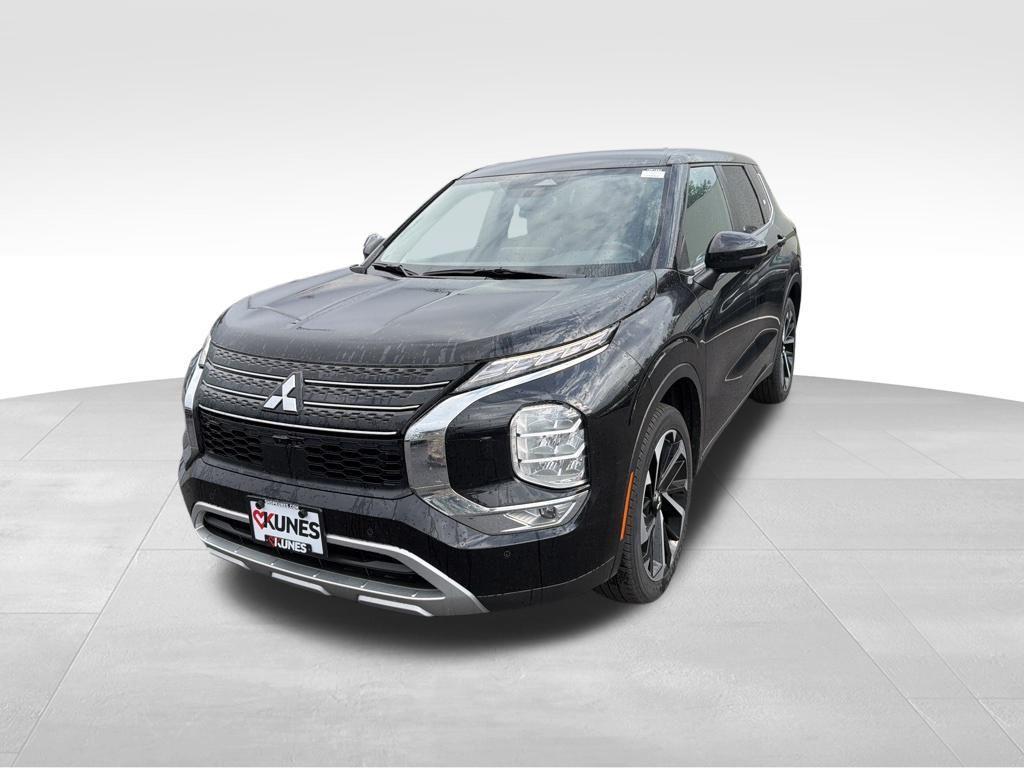 used 2024 Mitsubishi Outlander car, priced at $24,412