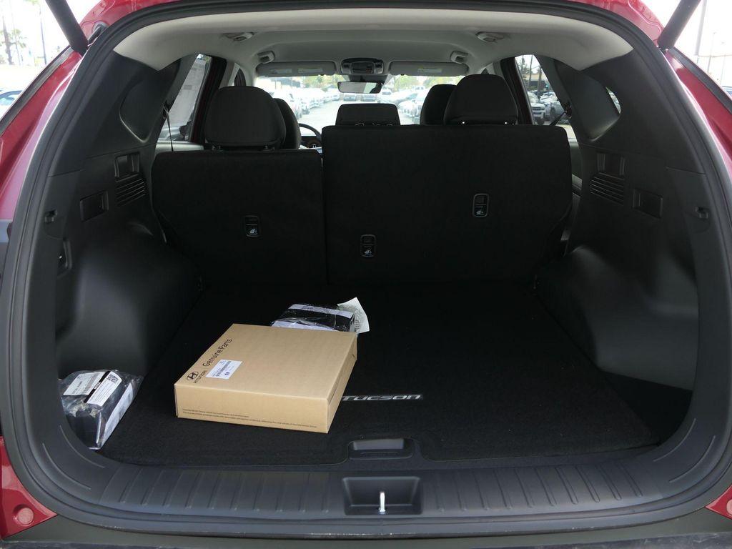 new 2026 Hyundai TUCSON Hybrid car, priced at $31,075