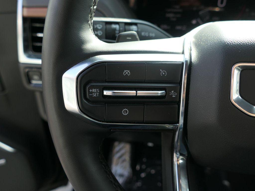 used 2025 GMC Yukon car, priced at $68,999