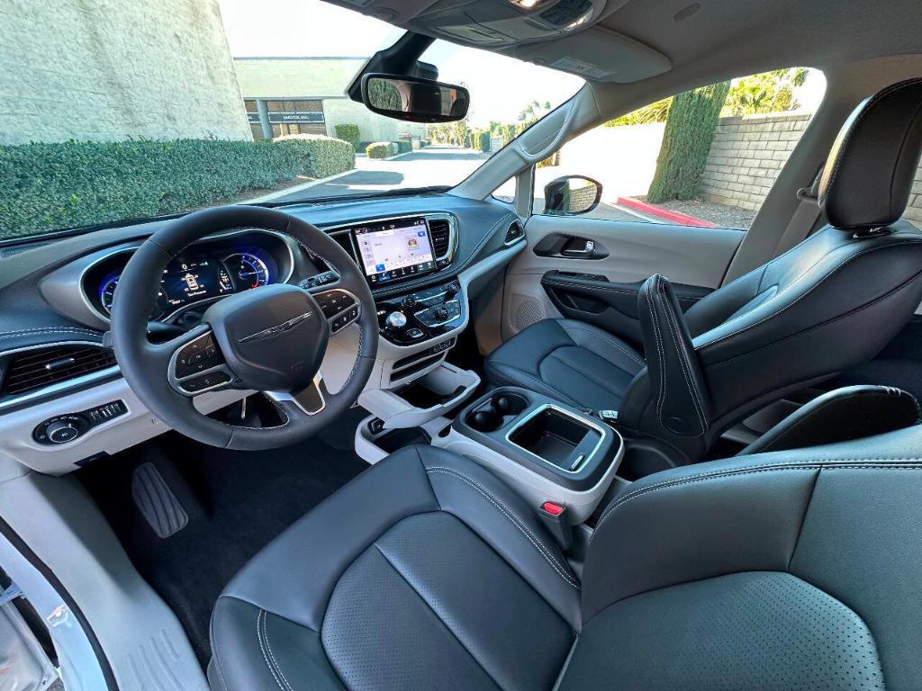 used 2024 Chrysler Pacifica Hybrid car, priced at $28,750
