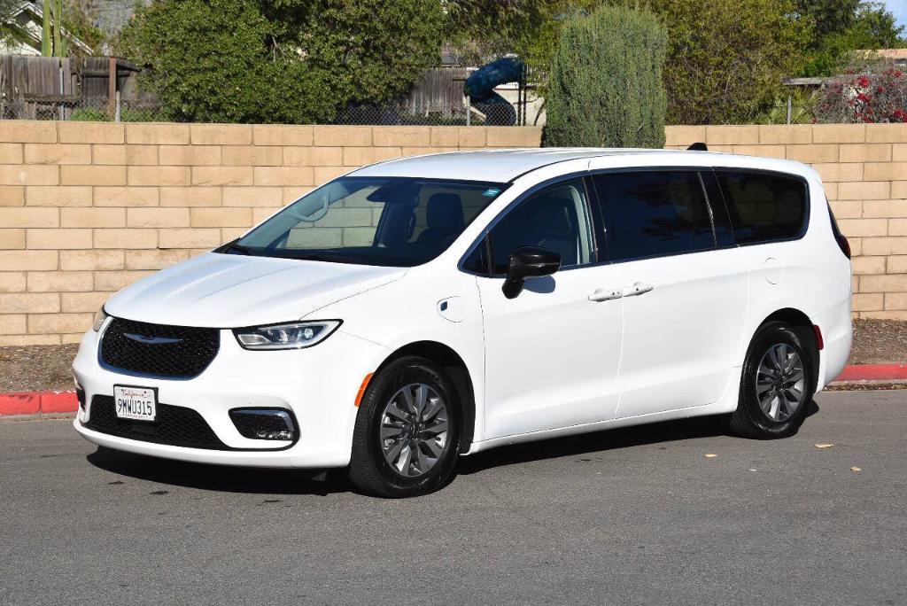 used 2024 Chrysler Pacifica Hybrid car, priced at $28,750