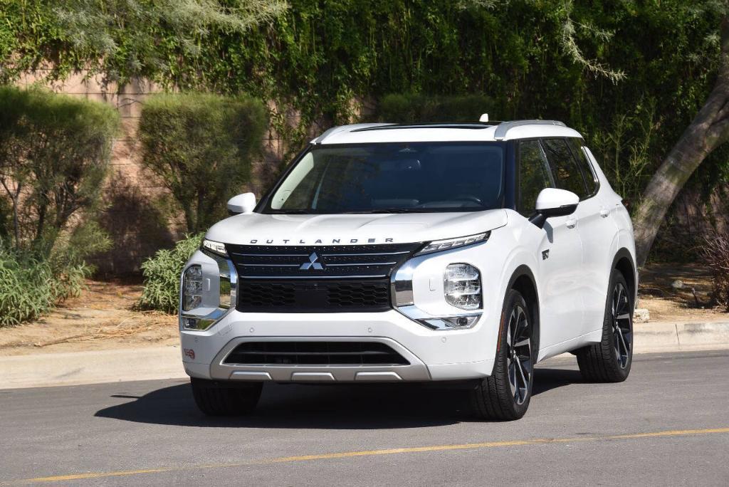 used 2023 Mitsubishi Outlander PHEV car, priced at $30,750