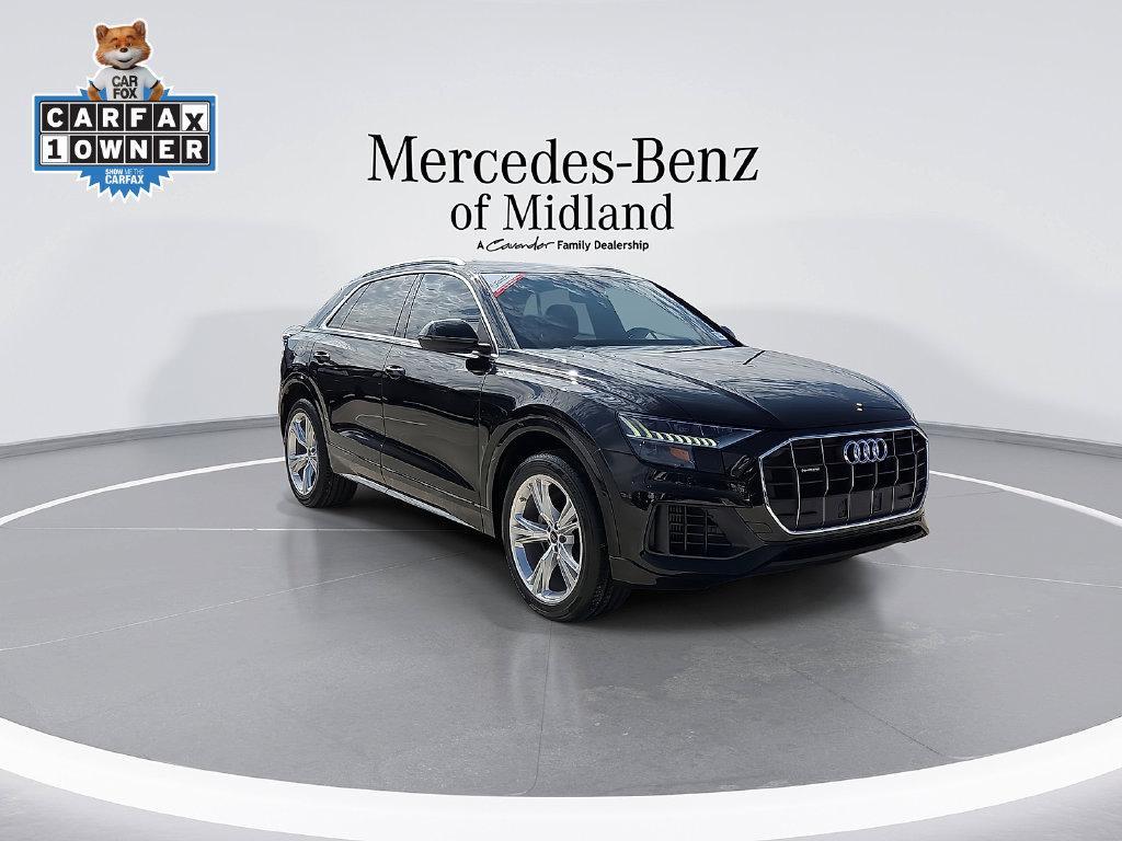 Audi Q8 view 2