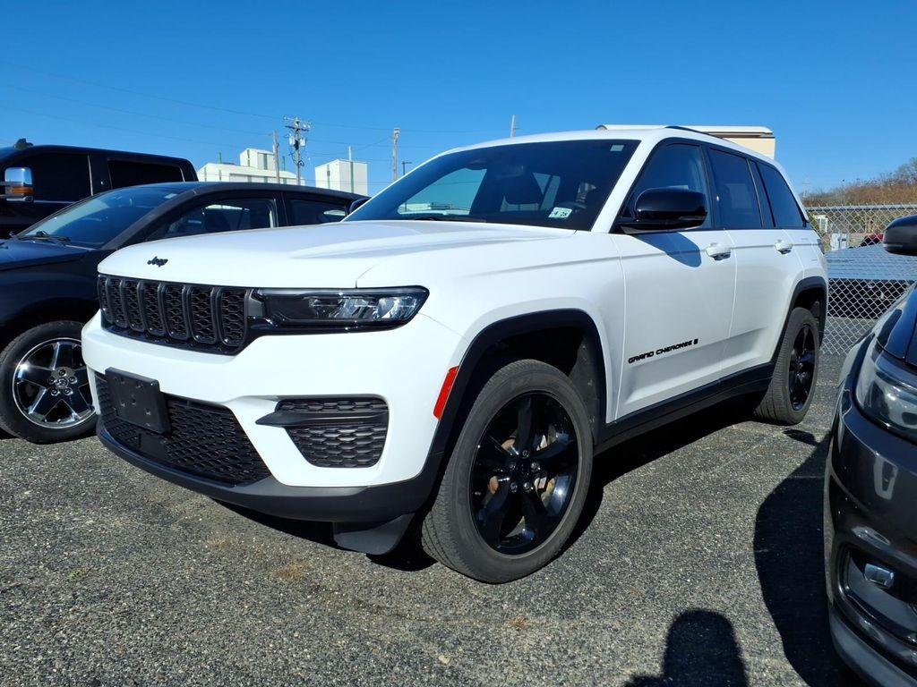 used 2023 Jeep Grand Cherokee car, priced at $32,000