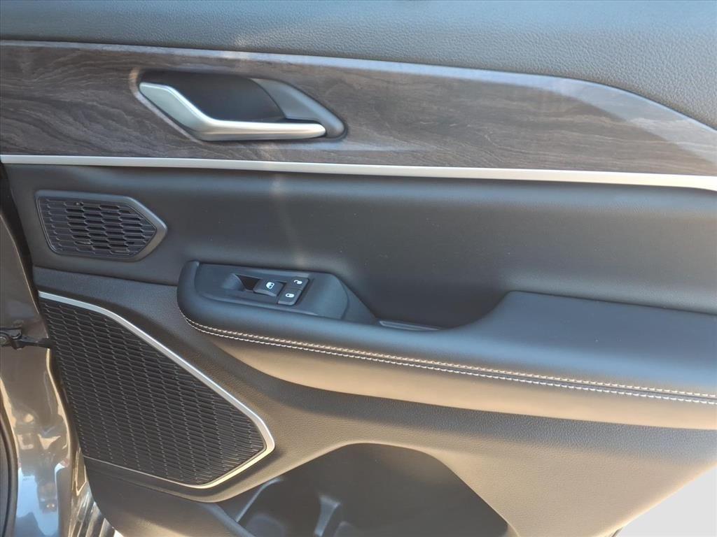 used 2023 Jeep Grand Cherokee 4xe car, priced at $26,548