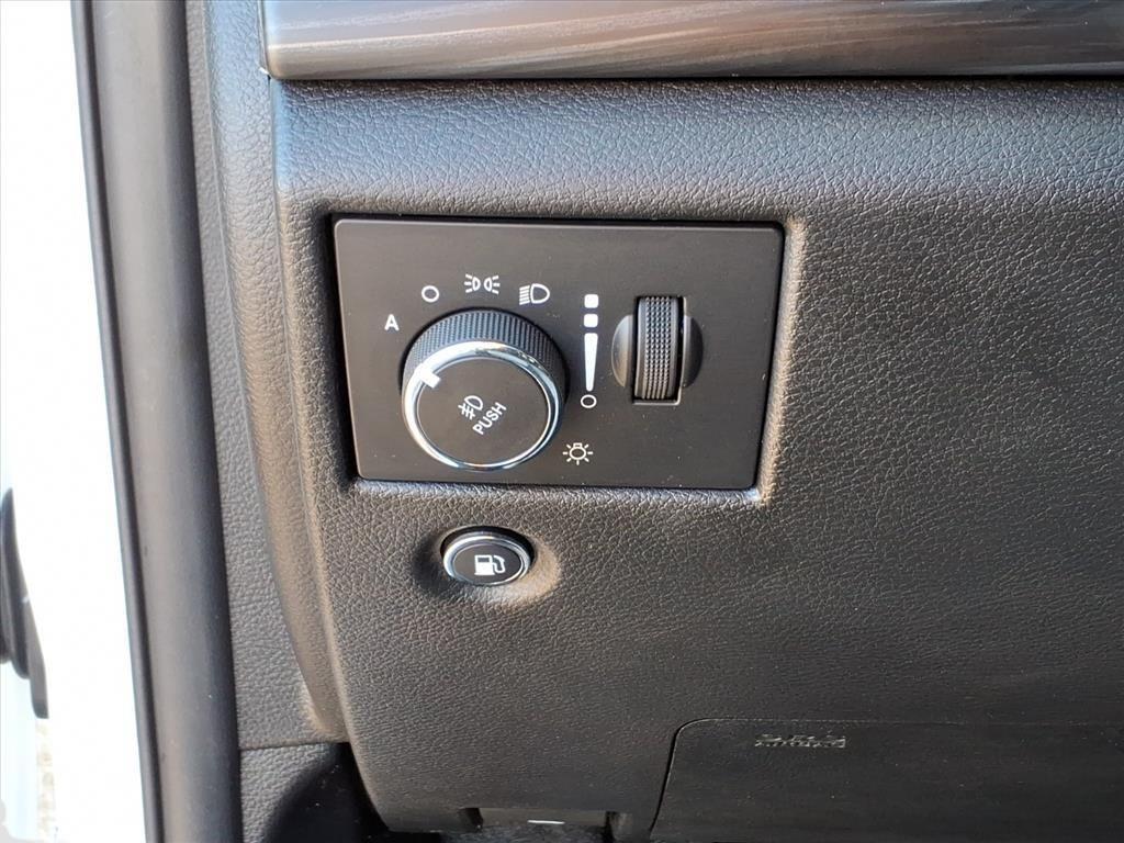 used 2021 Jeep Grand Cherokee car, priced at $21,327