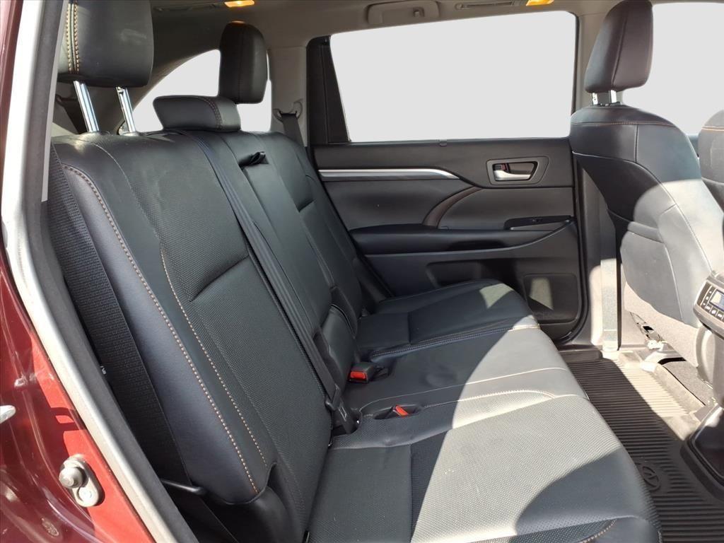 used 2018 Toyota Highlander car, priced at $26,277