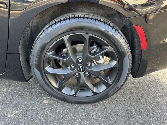 used 2025 Chrysler Pacifica car, priced at $35,900