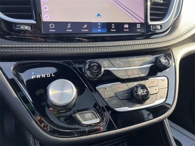 used 2025 Chrysler Pacifica car, priced at $35,900