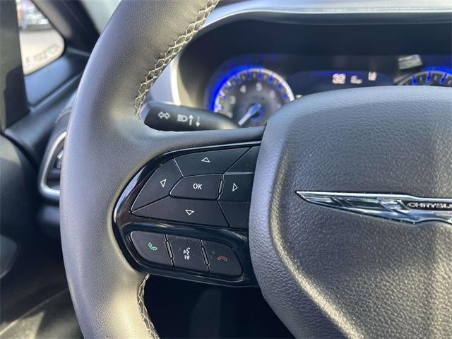 used 2025 Chrysler Pacifica car, priced at $35,900