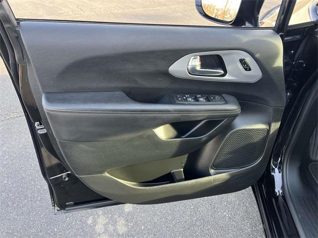 used 2025 Chrysler Pacifica car, priced at $35,900