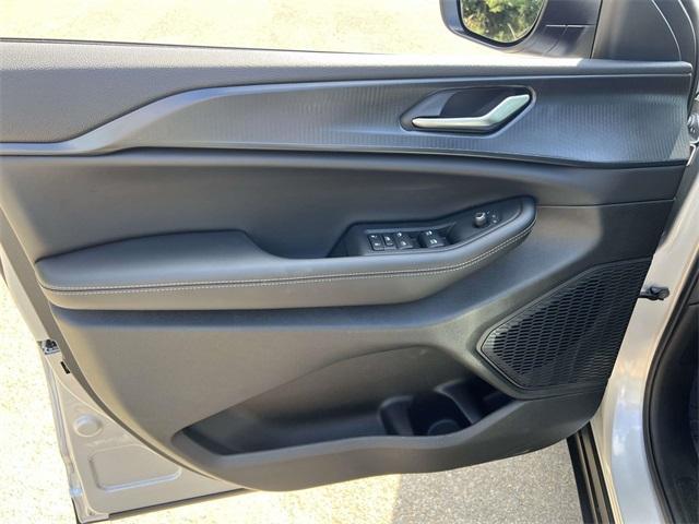 new 2025 Jeep Grand Cherokee car, priced at $38,669