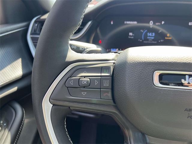 new 2025 Jeep Grand Cherokee car, priced at $38,669