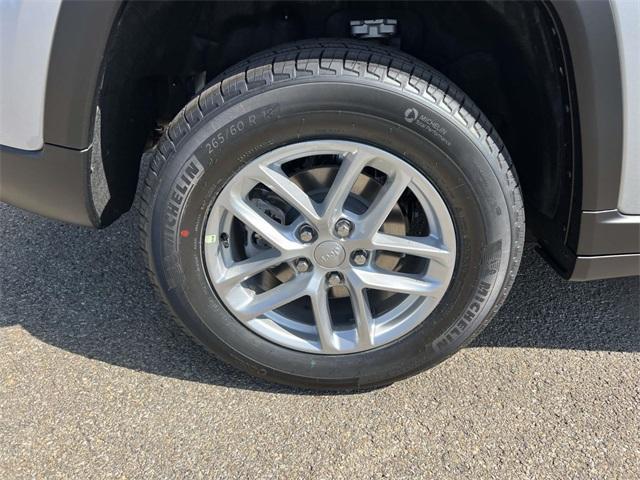 new 2025 Jeep Grand Cherokee car, priced at $38,669