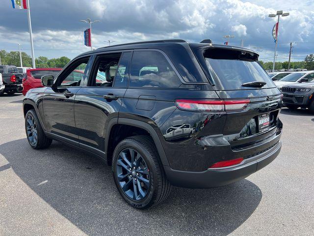 new 2026 Jeep Grand Cherokee car, priced at $48,042