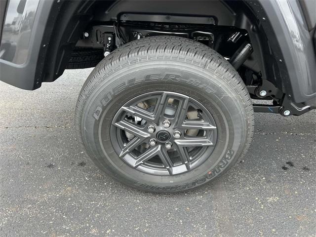 new 2025 Jeep Gladiator car, priced at $47,140