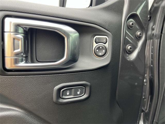 new 2025 Jeep Gladiator car, priced at $47,140