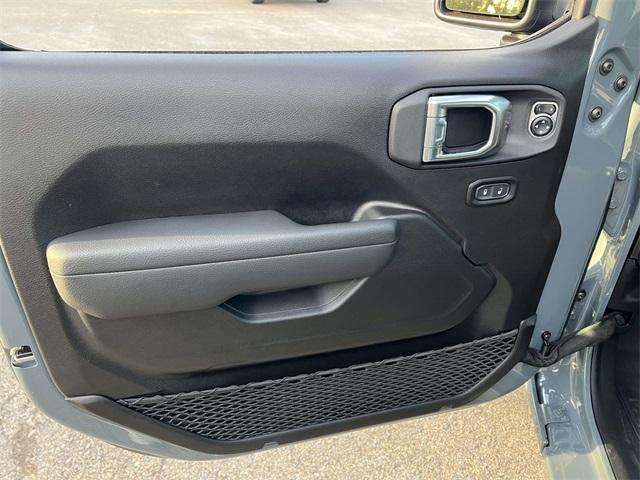 new 2025 Jeep Wrangler car, priced at $45,640