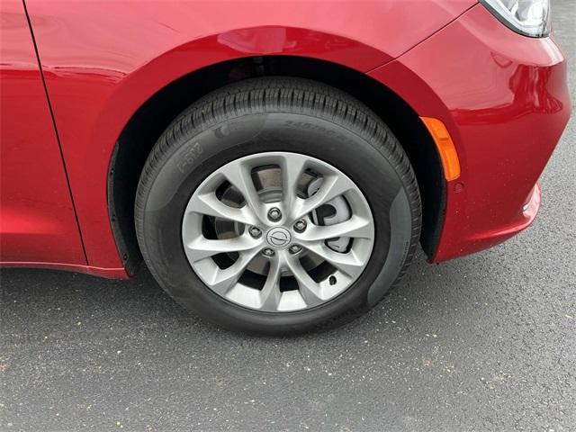 new 2025 Chrysler Pacifica car, priced at $45,110