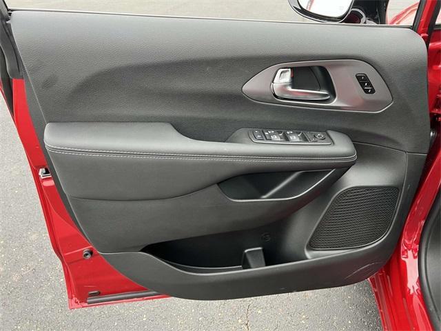 new 2025 Chrysler Pacifica car, priced at $45,110