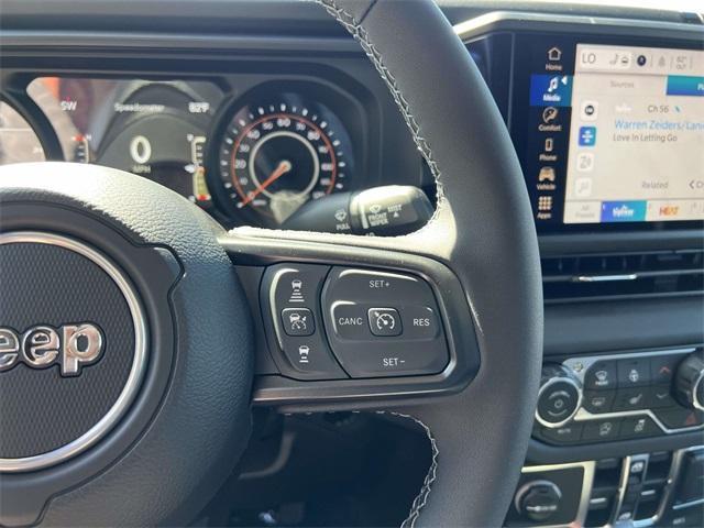 new 2025 Jeep Gladiator car, priced at $48,672