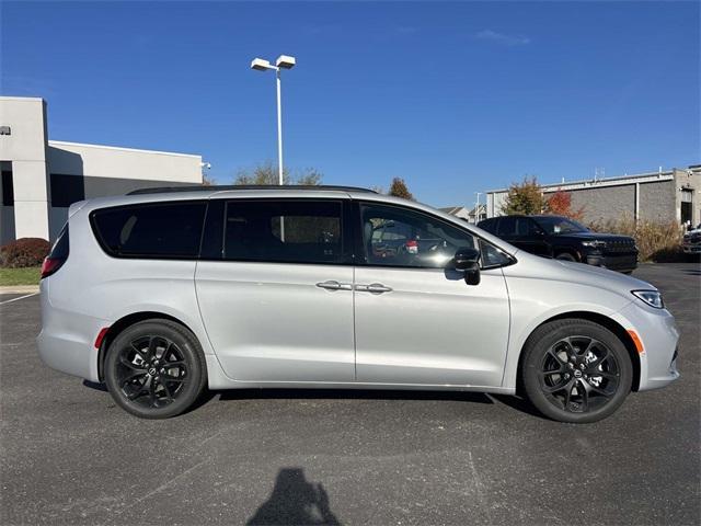 new 2026 Chrysler Pacifica car, priced at $45,185