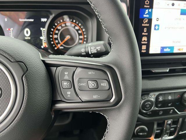 new 2025 Jeep Gladiator car, priced at $46,339