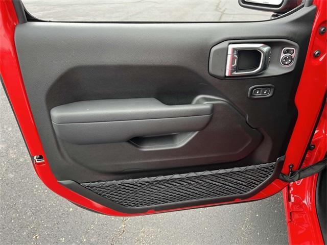 new 2025 Jeep Gladiator car, priced at $46,740