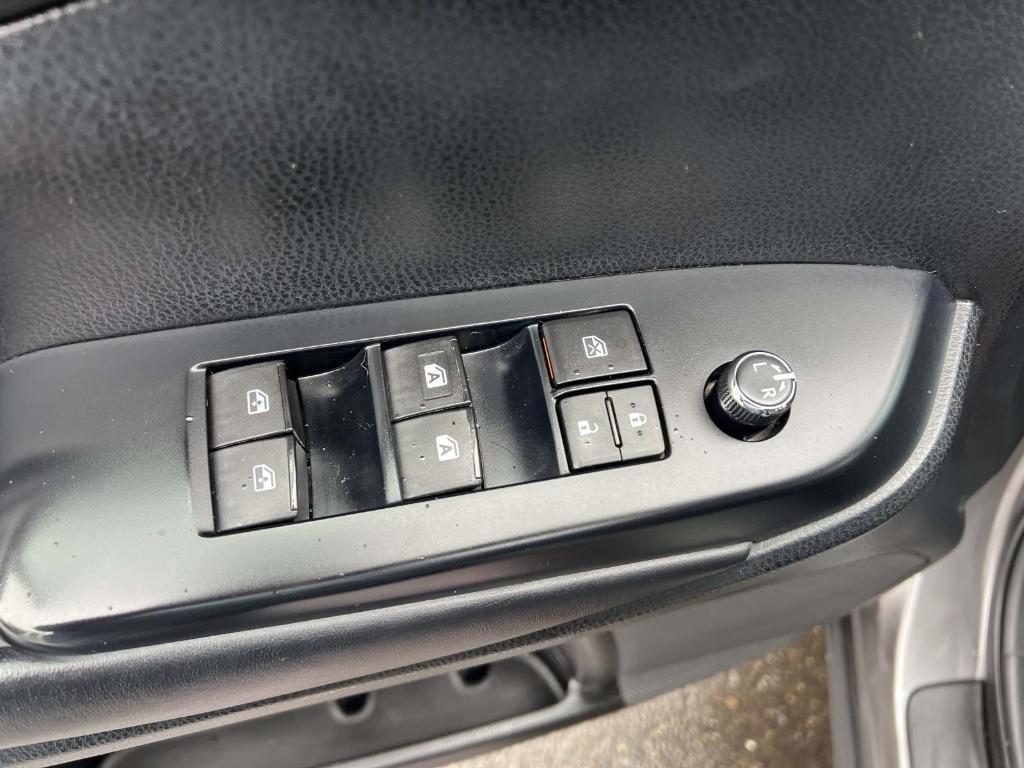 used 2019 Toyota Highlander car, priced at $23,900