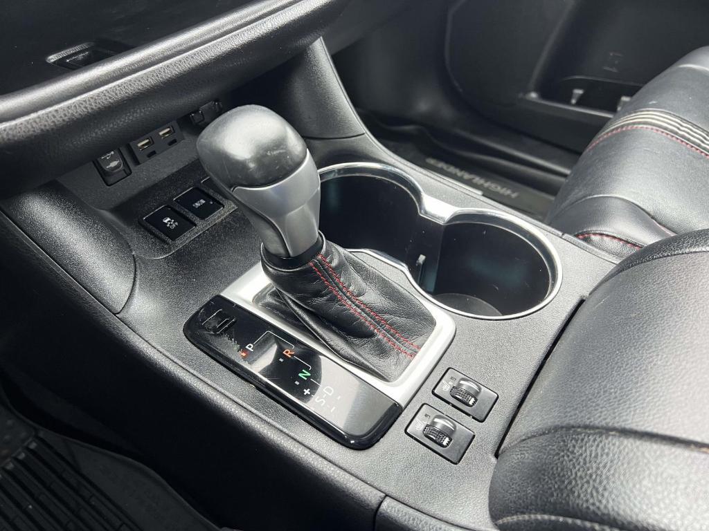 used 2019 Toyota Highlander car, priced at $23,900