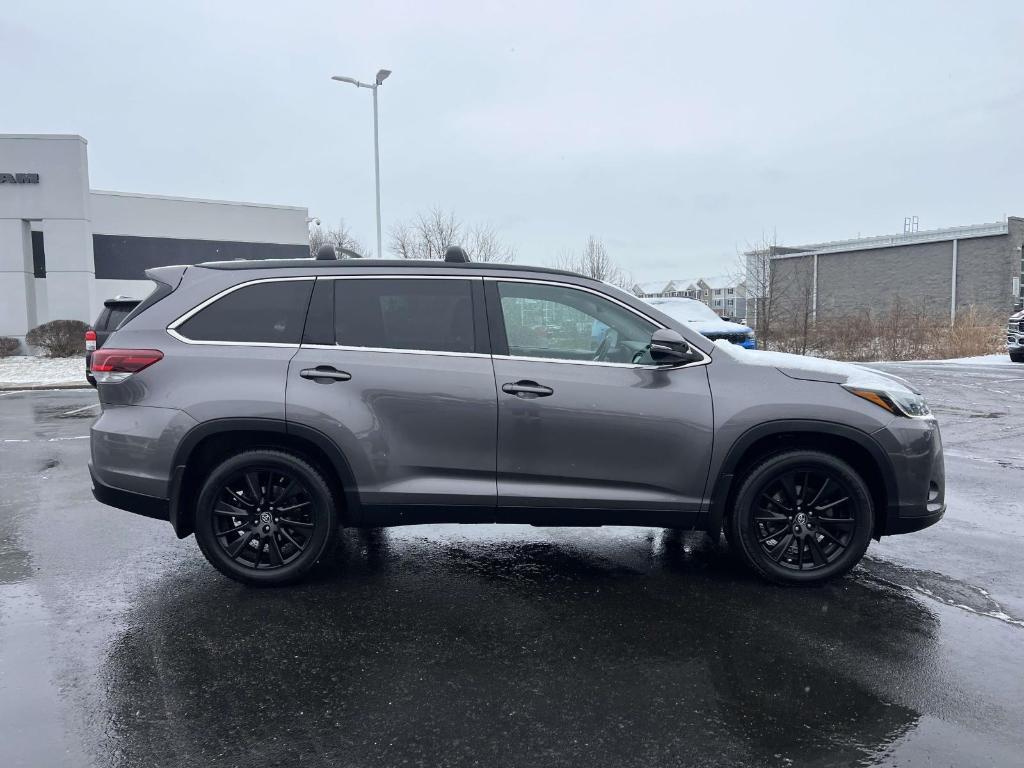 used 2019 Toyota Highlander car, priced at $23,900