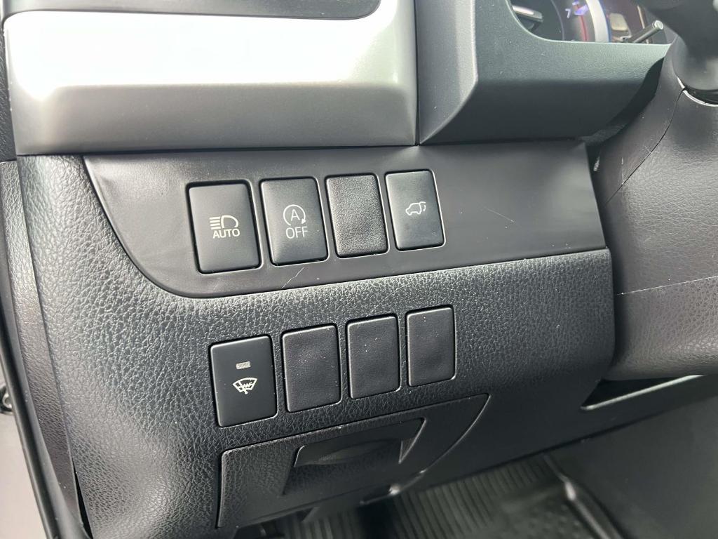 used 2019 Toyota Highlander car, priced at $23,900