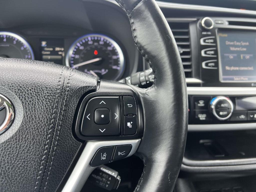 used 2019 Toyota Highlander car, priced at $23,900