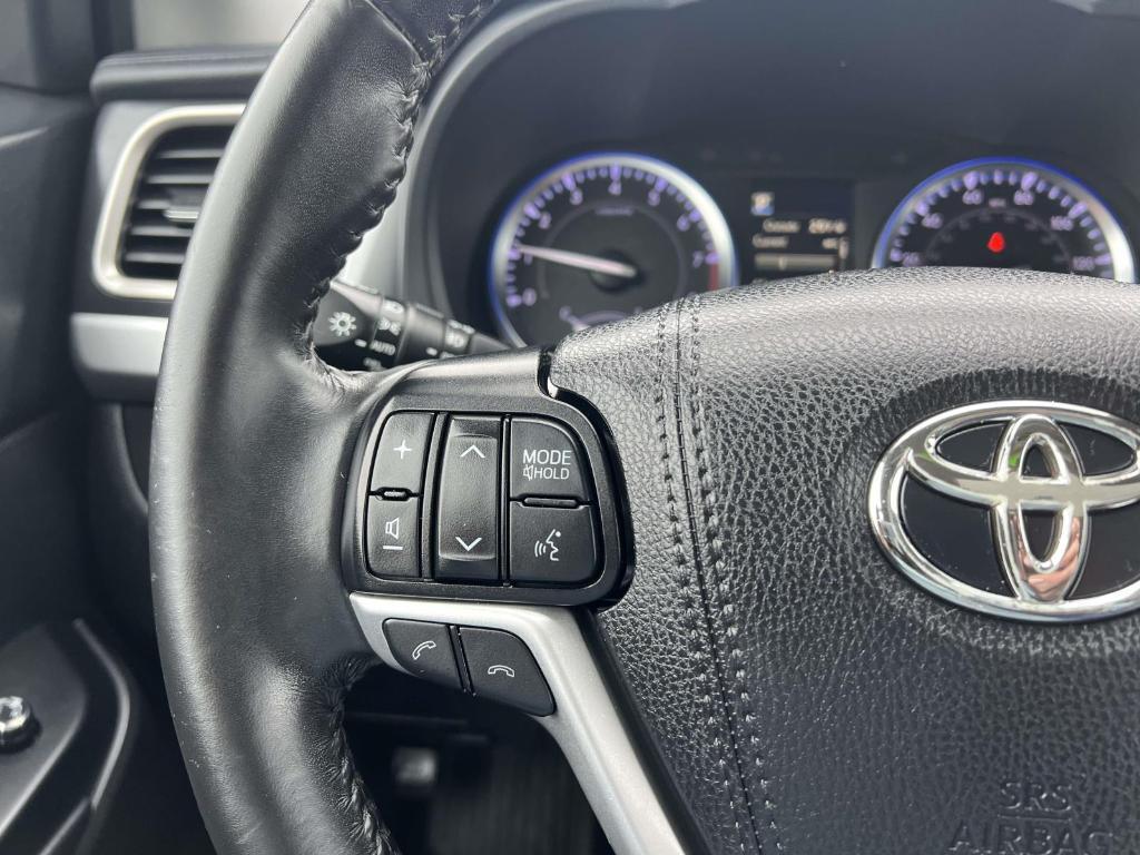used 2019 Toyota Highlander car, priced at $23,900
