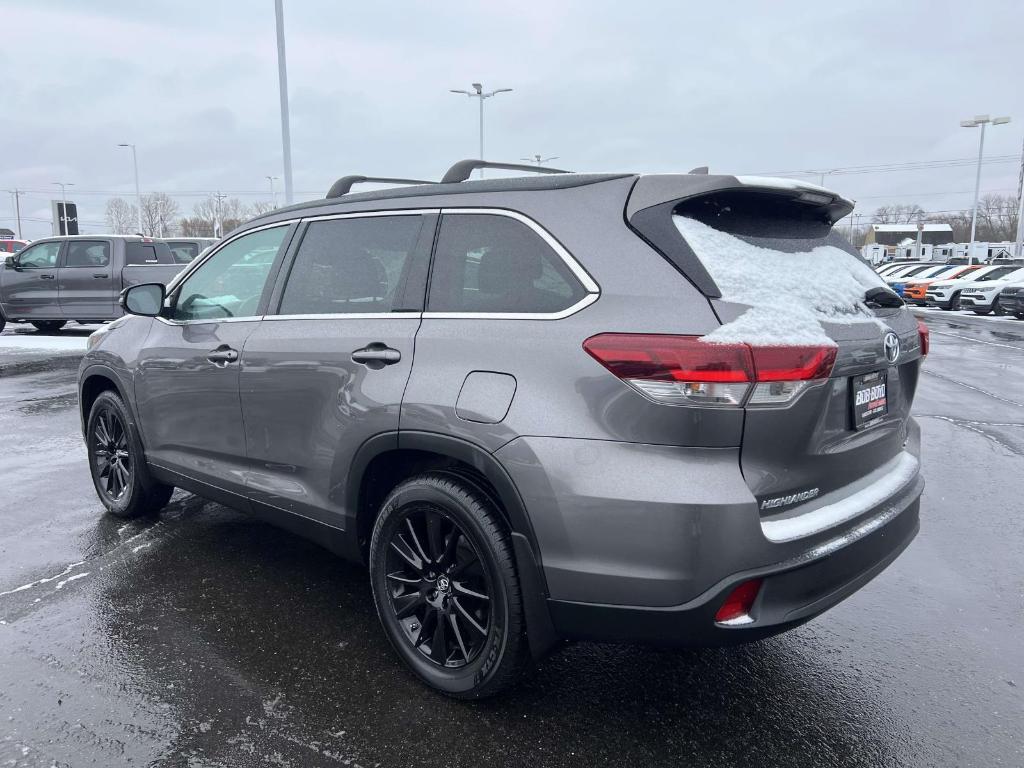 used 2019 Toyota Highlander car, priced at $23,900