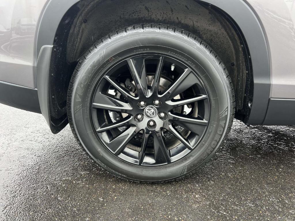 used 2019 Toyota Highlander car, priced at $23,900
