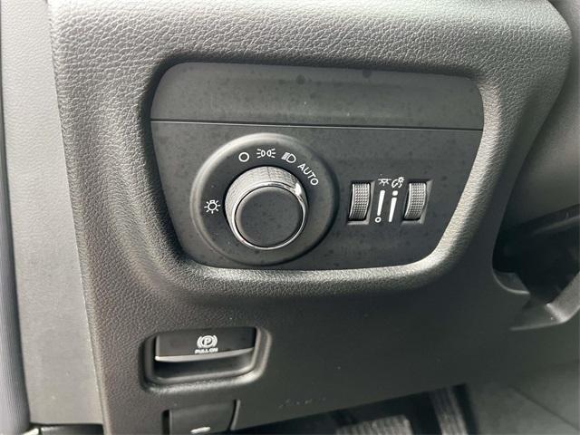 new 2026 Jeep Grand Cherokee car, priced at $43,967