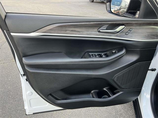 new 2025 Jeep Grand Cherokee L car, priced at $50,490