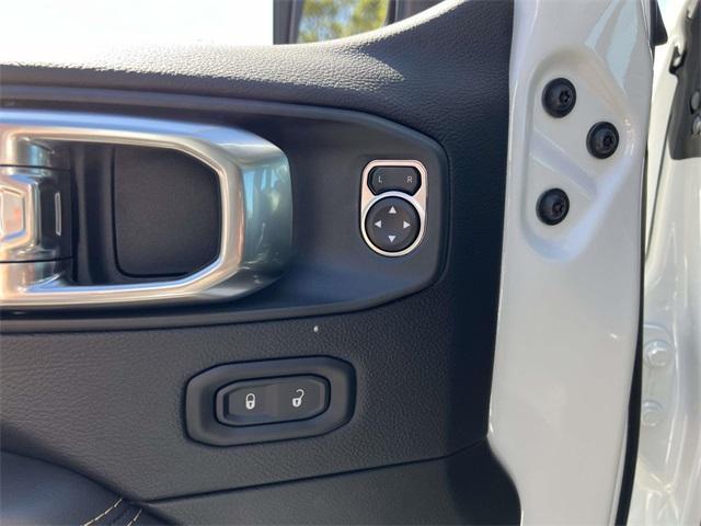 new 2025 Jeep Wrangler car, priced at $51,525