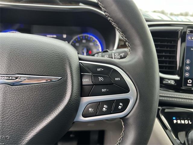 used 2023 Chrysler Pacifica car, priced at $28,900