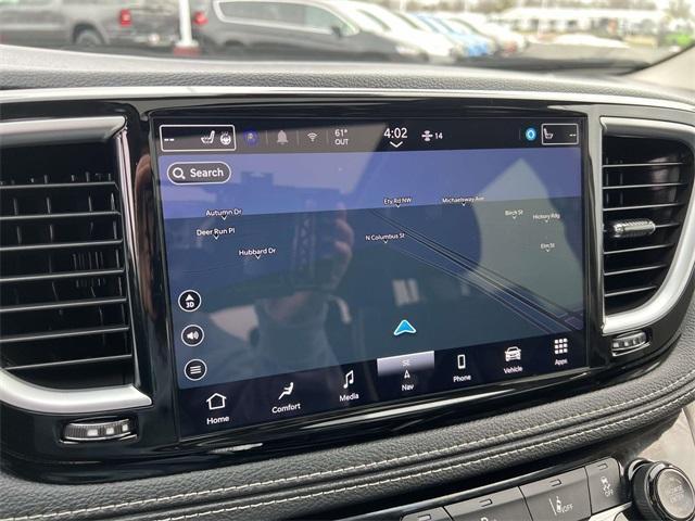 used 2023 Chrysler Pacifica car, priced at $28,900