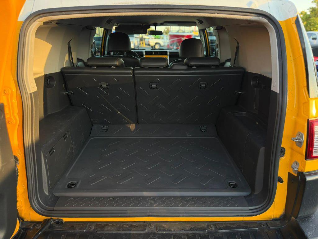 used 2007 Toyota FJ Cruiser car, priced at $12,999