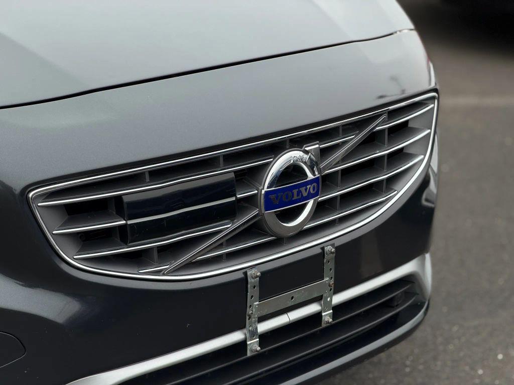 used 2015 Volvo V60 car, priced at $8,999