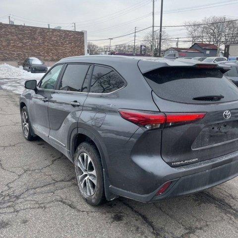 used 2023 Toyota Highlander car, priced at $40,547