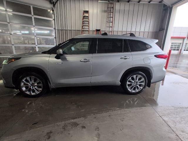 used 2021 Toyota Highlander Hybrid car, priced at $32,036